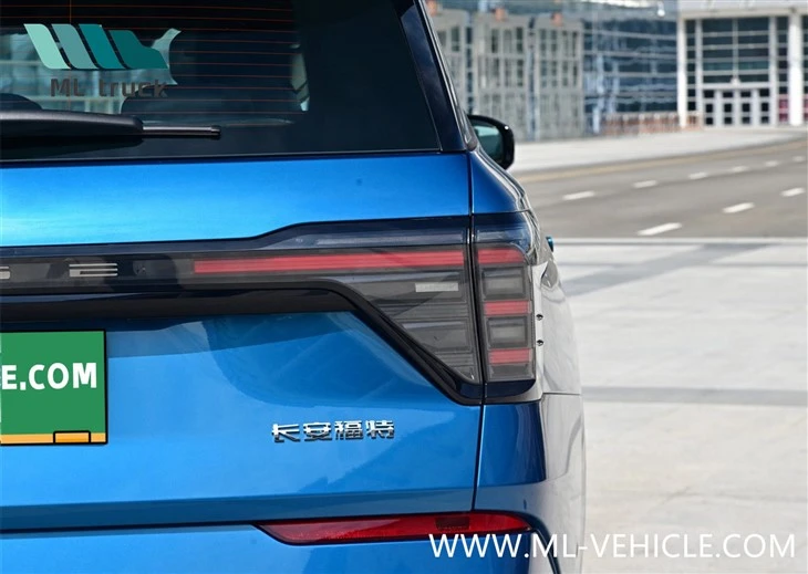 2023 Ford Edge L 2.0T EcoBoost E-Hybrid 4WD
