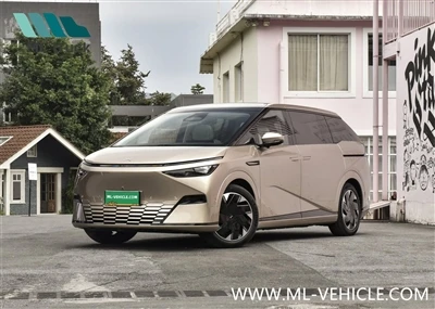 На цена от 359 800 юана Xpeng X9 MPV EV беше официално пуснат на пазара