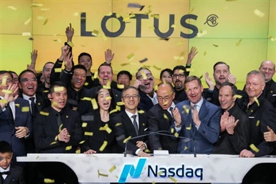 Lotus, оценен на приблизително $6,8 милиарда, дебютира на NASDAQ