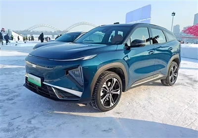 Оборудван с новата хибридна система Thor: Представен Geely Galaxy L7 EM-i